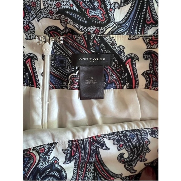 Ann Taylor skirt size 10 paisley print - Picture 12 of 14